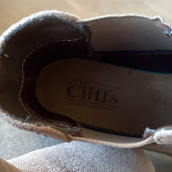 WOMEN'S CLIFFS BY WHITE MOUNTAIN MASTERY CHELSEA BOOTIES - Picture 8 of 9